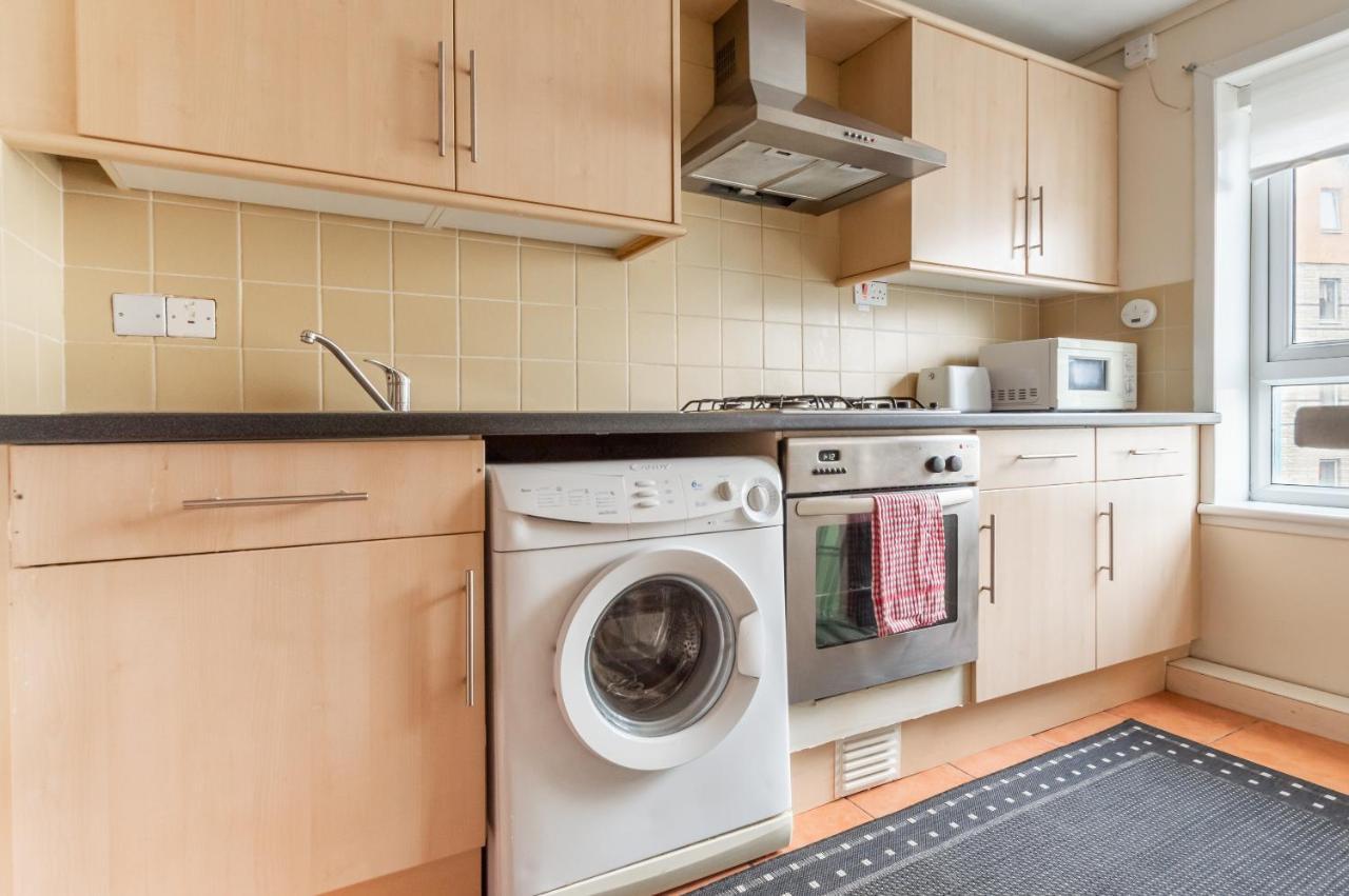 Edinburgh City Centre Aishia/Sakina Apartment Номер фото